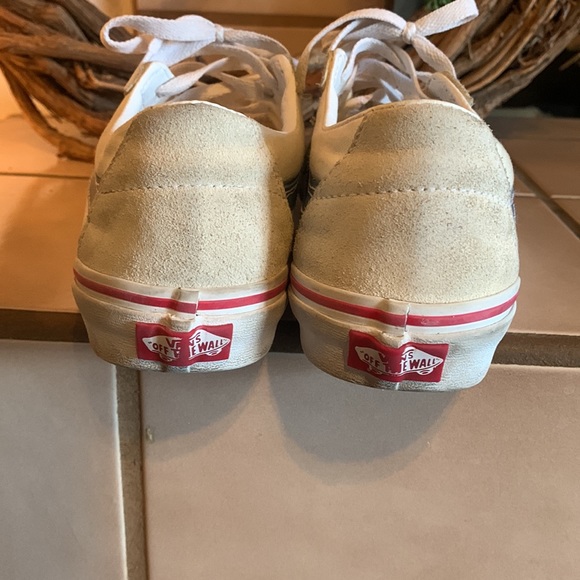 Cream Color Vans with blue/red sz 6.0 in men’s and 7.5 in women’s - Picture 7 of 9